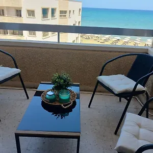 https://apollon-beachfront-apartment-302.larnacahotels.org